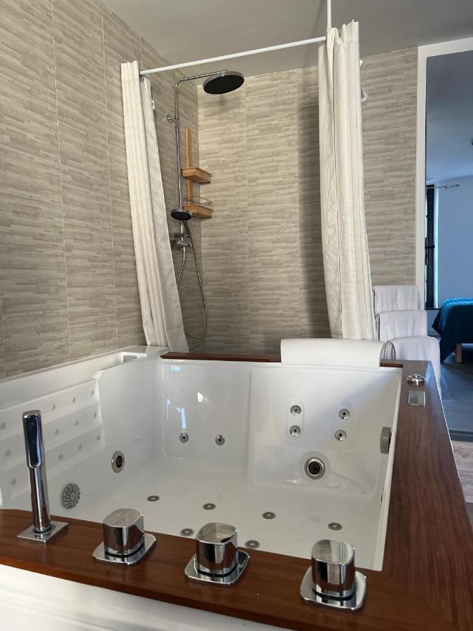 Hotel Magnifique Loft 35M2 Jacuzzi Rvb Night 1 Amiens Exterior foto